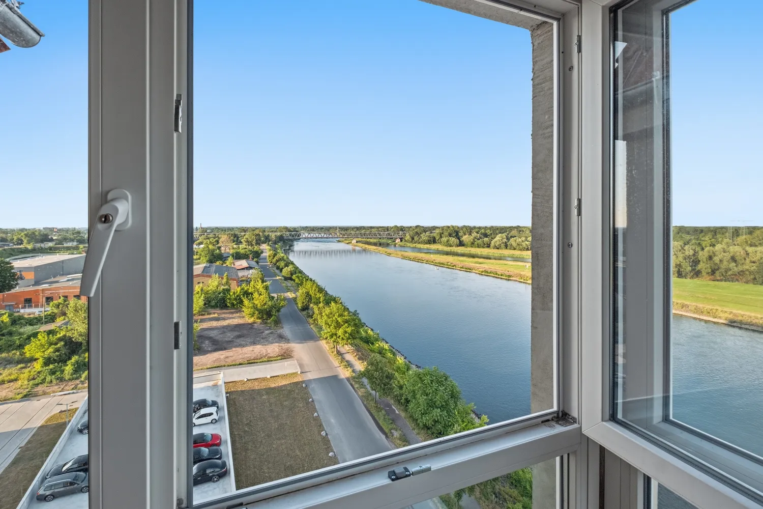 4 Zimmer Wohnung mit 108 m² in Magdeburg – Bild 1