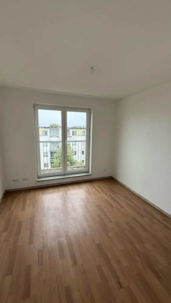2 Zimmer Wohnung mit 65 m² in Berlin – Bild 2