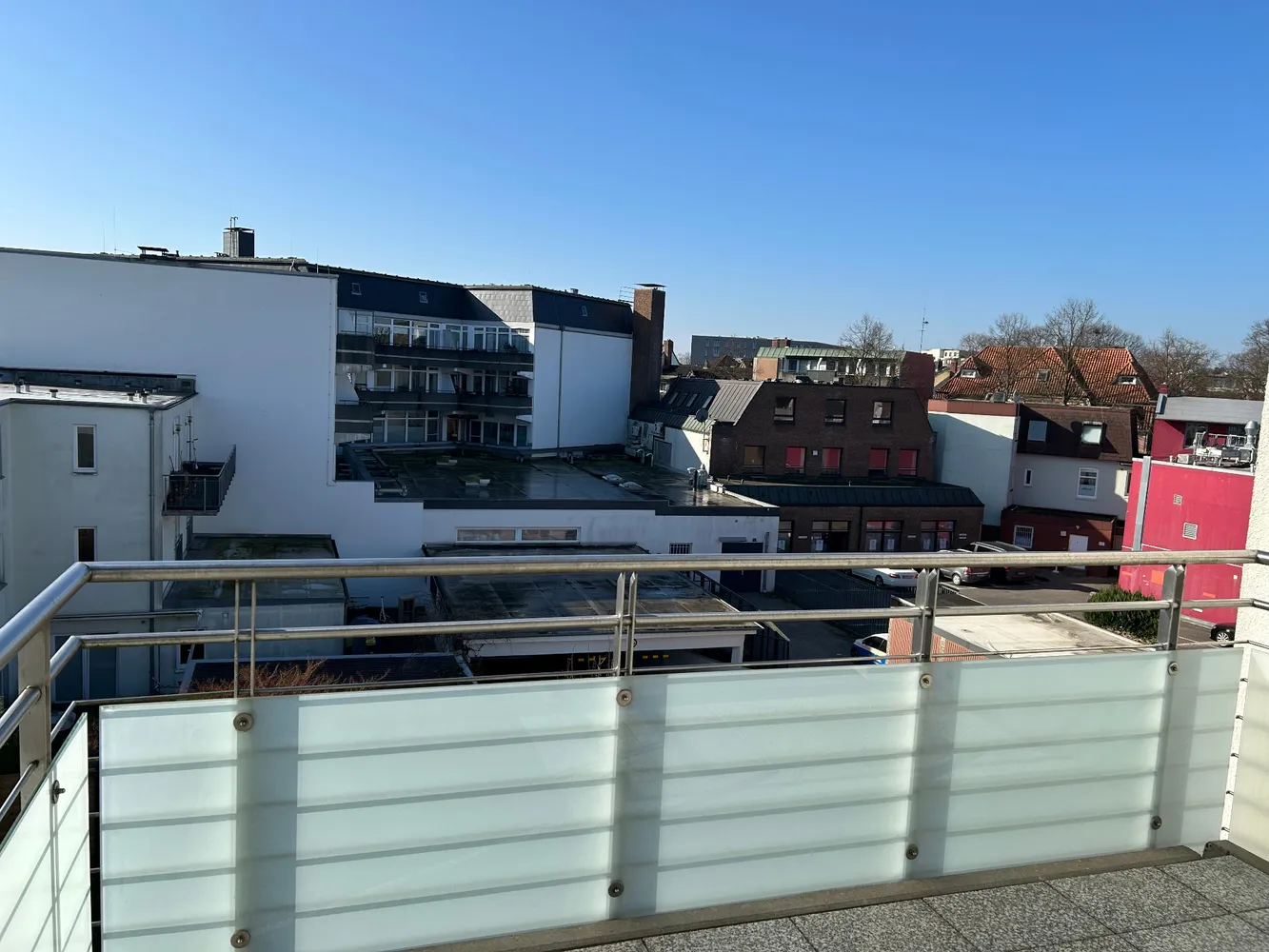 6 Zimmer Wohnung mit 147 m² in Ahrensburg – Bild 2