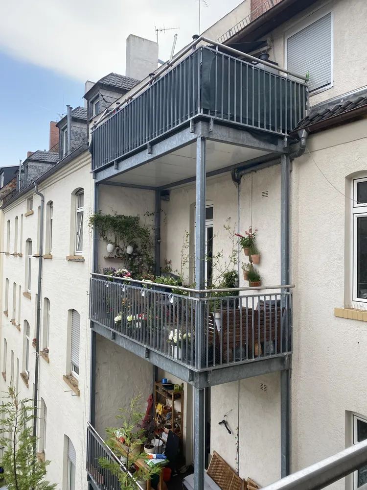 4 Zimmer Wohnung mit 125 m² in Wiesbaden – Bild 2