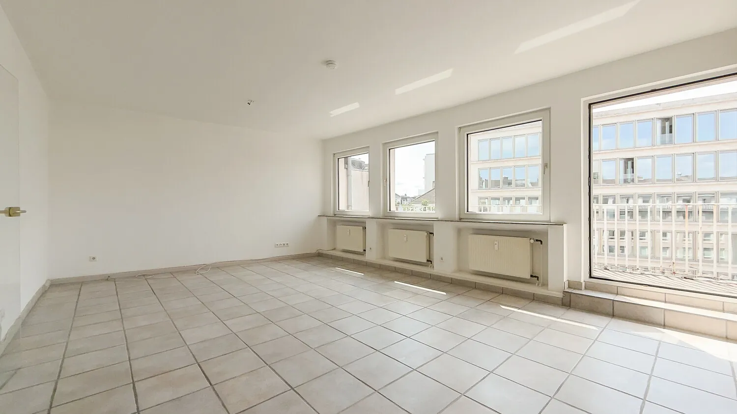 1 Zimmer Wohnung mit 78 m² in Düsseldorf – Bild 2