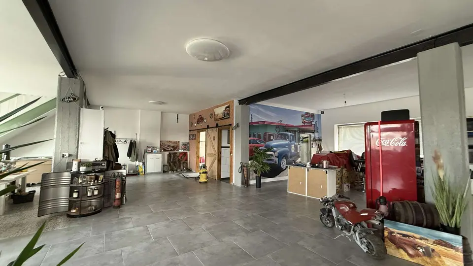 6 Zimmer Wohnung mit 600 m² in Rheinberg – Bild 3