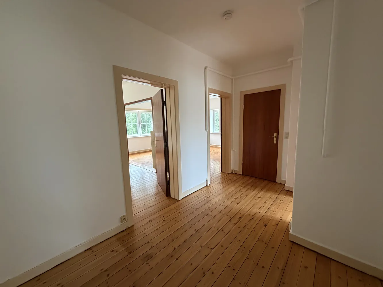3 Zimmer Wohnung mit 80 m² in Hamburg – Bild 2