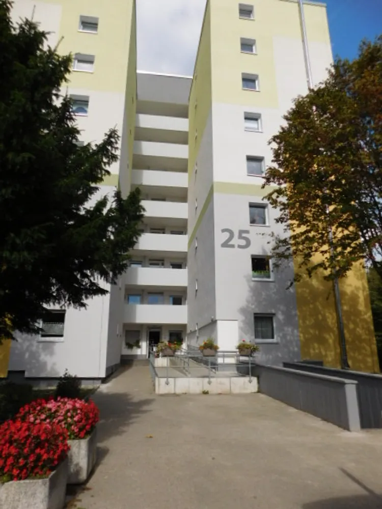 3 Zimmer Wohnung mit 74 m² in Duisburg – Bild 1
