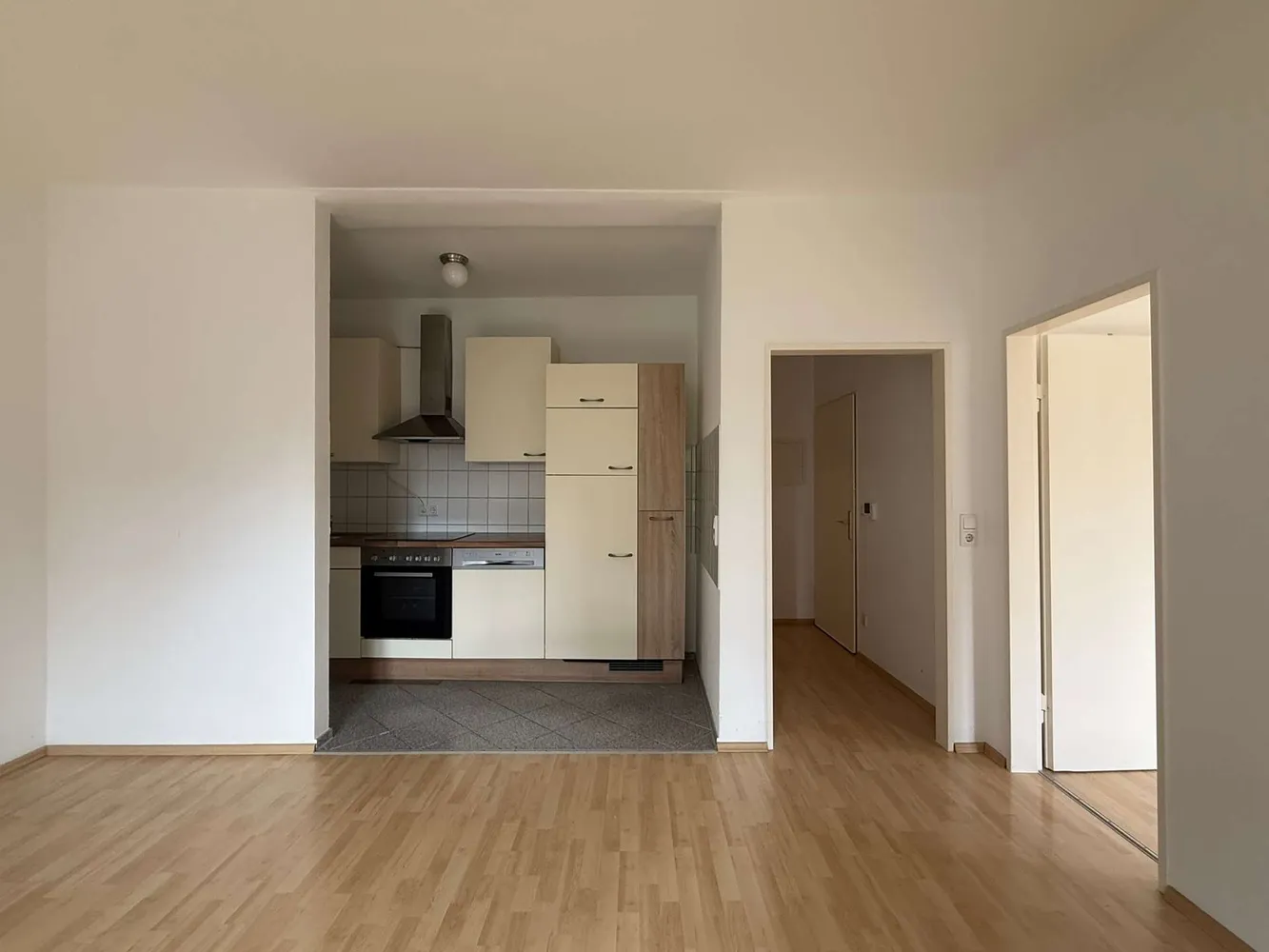 2 room apartment with 52 m² in Frankfurt am Main – Photo 2