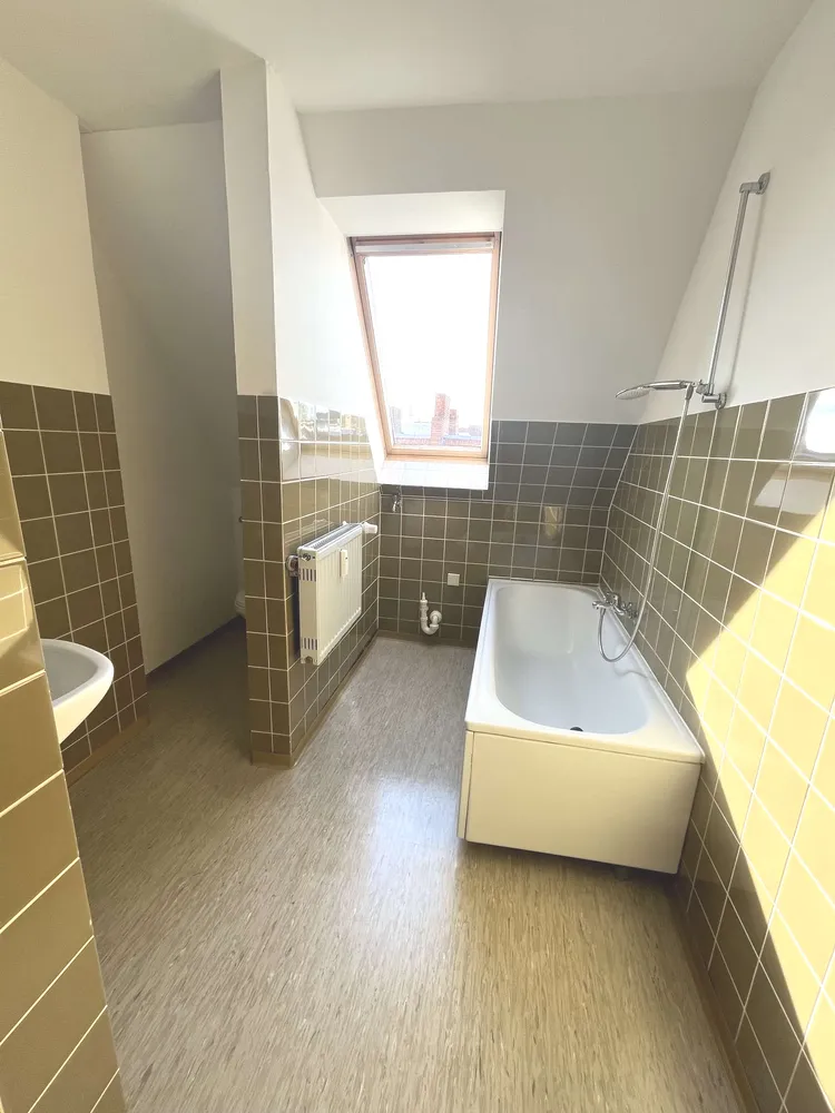 2 room apartment with 67 m² in Berlin – Photo 3