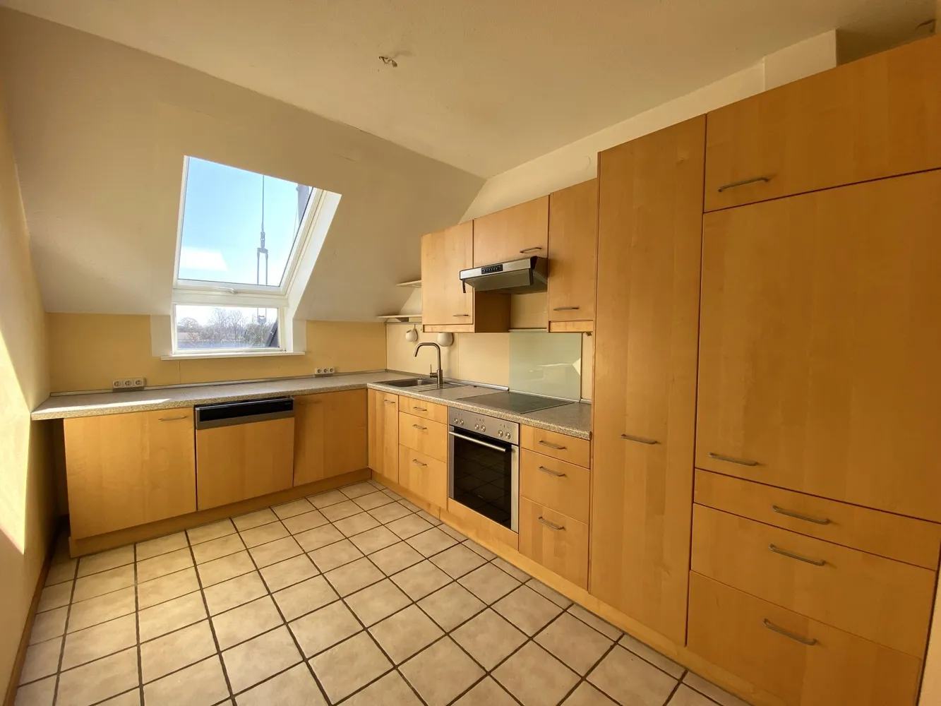 2 Zimmer Wohnung mit 113 m² in Hamburg – Bild 3