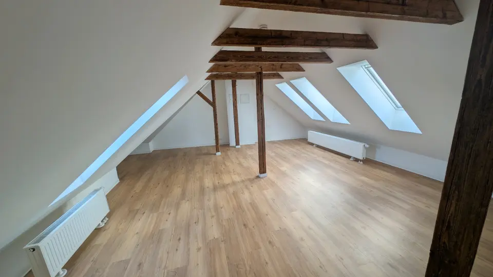 4 Zimmer Wohnung mit 127 m² in Hannover – Bild 1