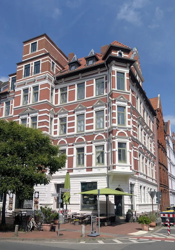 4 Zimmer Wohnung mit 144 m² in Hannover – Bild 1