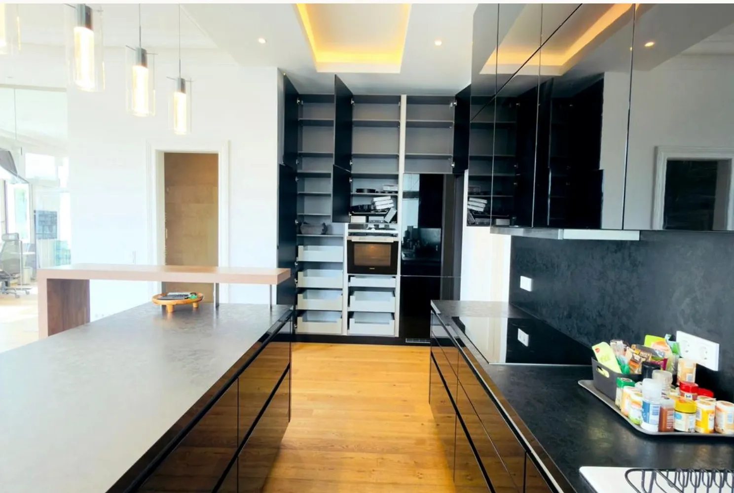 3 Zimmer Wohnung mit 135 m² in Berlin – Bild 1