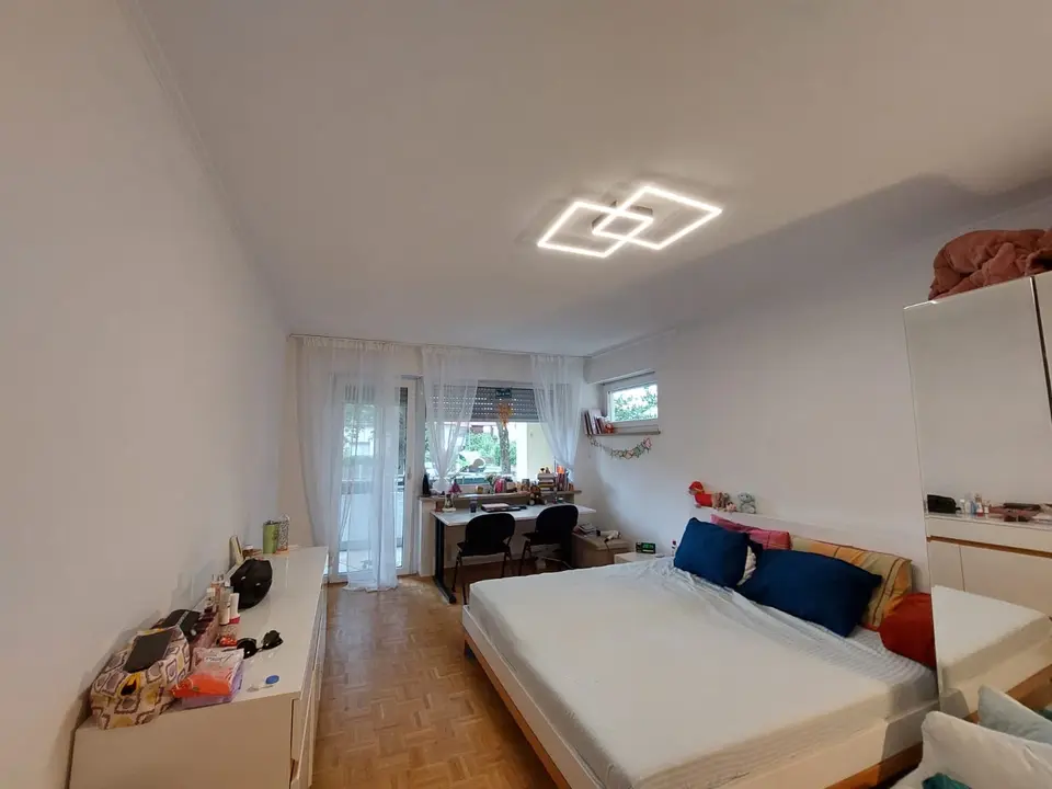 1 room apartment with 82 m² in Munich – Photo 1