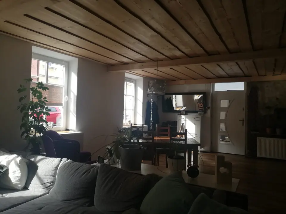 2 Zimmer Wohnung mit 105 m² in Hof – Bild 2