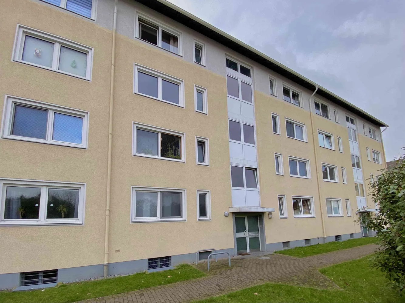 2 room apartment with 52 m² in Leverkusen – Photo 1