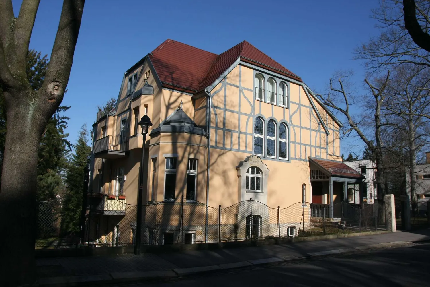 2 Zimmer Wohnung mit 81 m² in Dresden – Bild 1