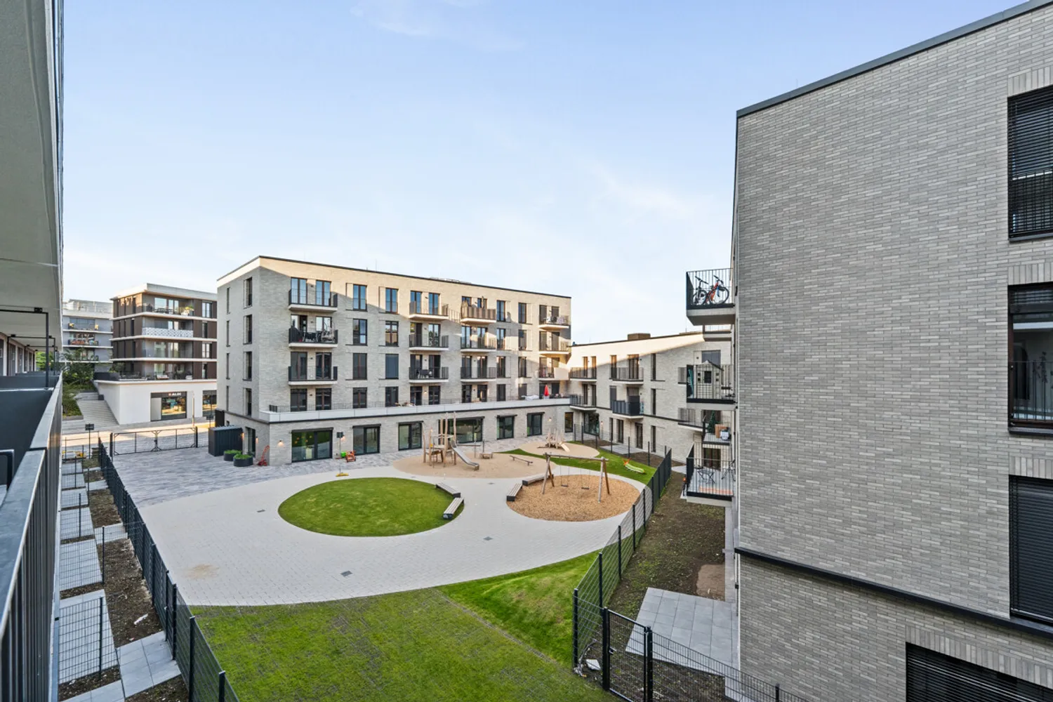 2 room apartment with 72 m² in Düsseldorf – Photo 1
