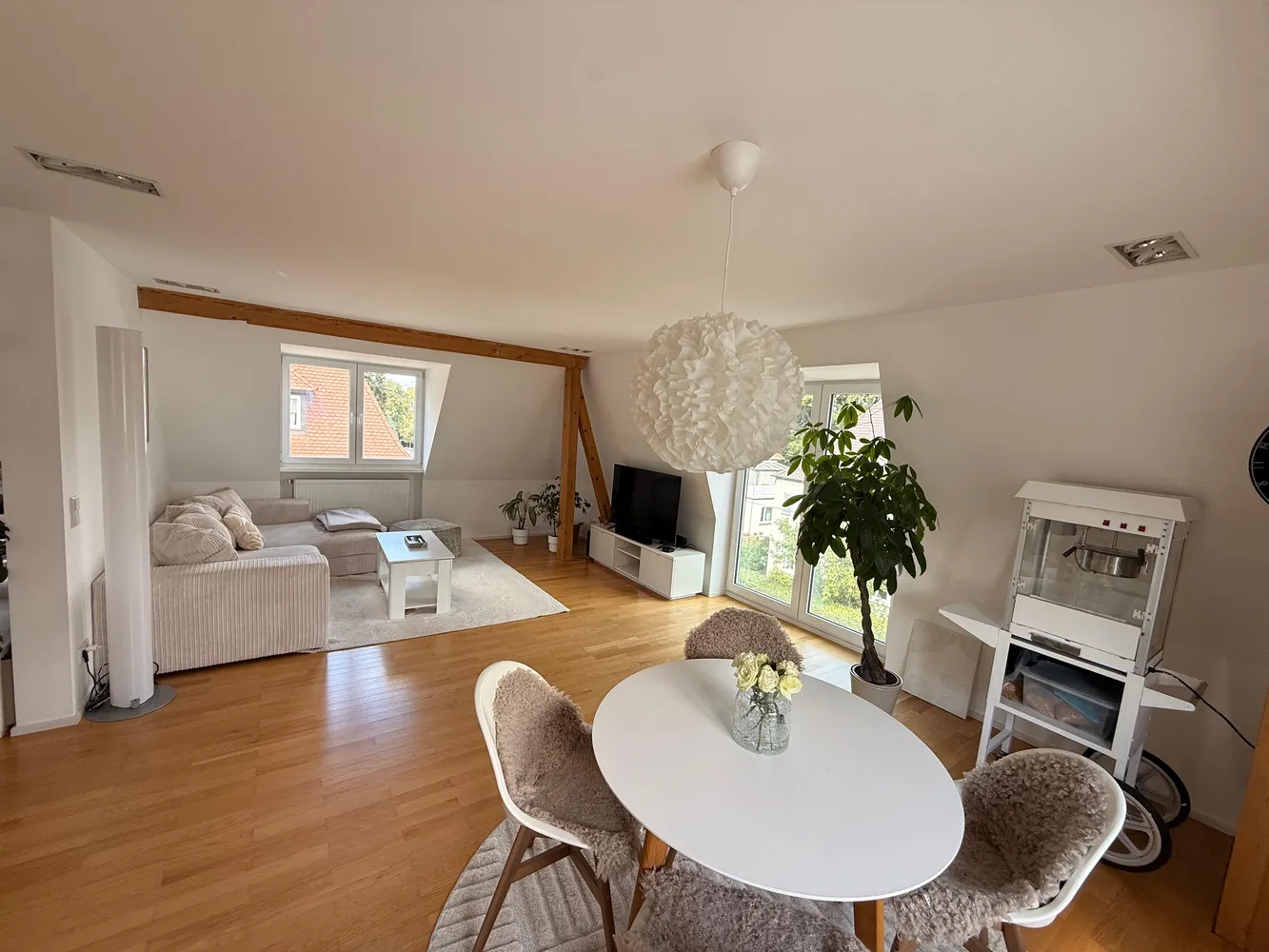 3 Zimmer Wohnung mit 102 m² in Nürnberg – Bild 2