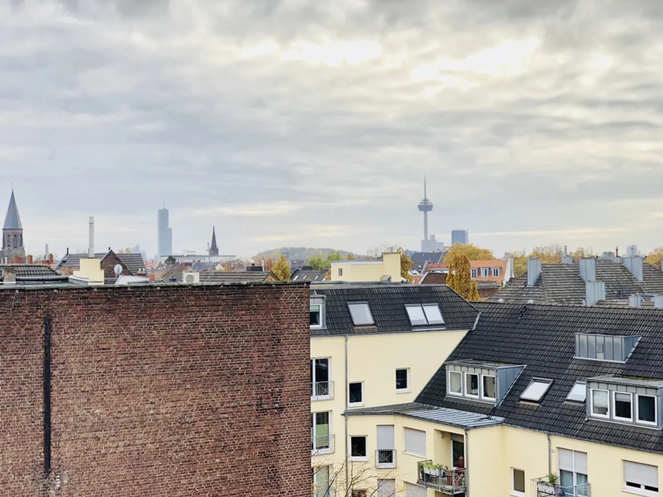 4 Zimmer Wohnung mit 132 m² in Köln – Bild 1