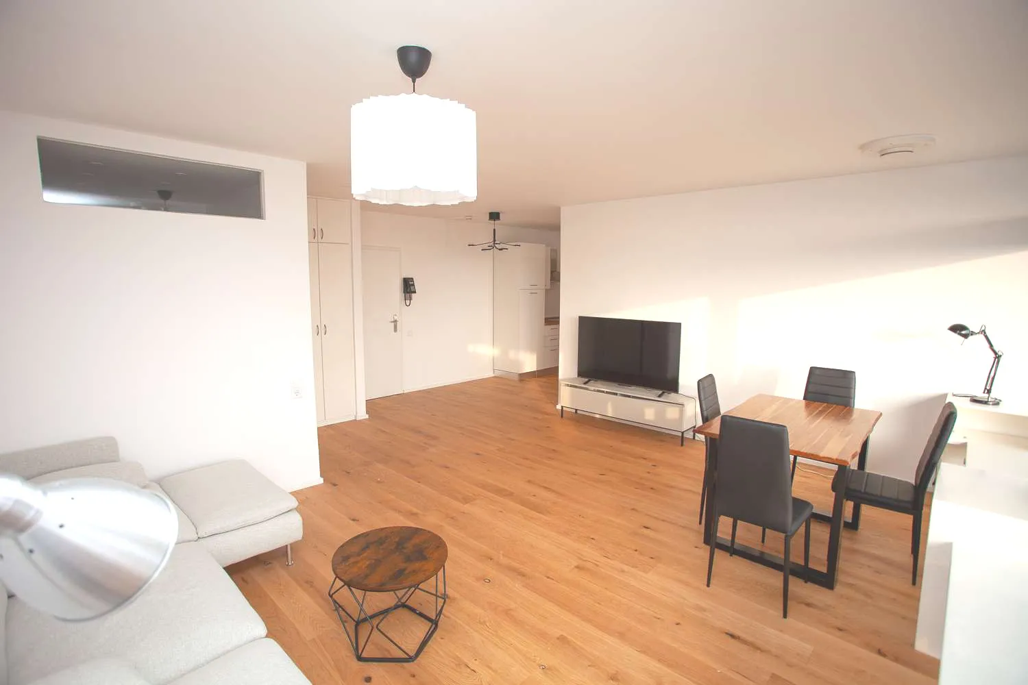 2 Zimmer Wohnung mit 62 m² in Köln – Bild 1