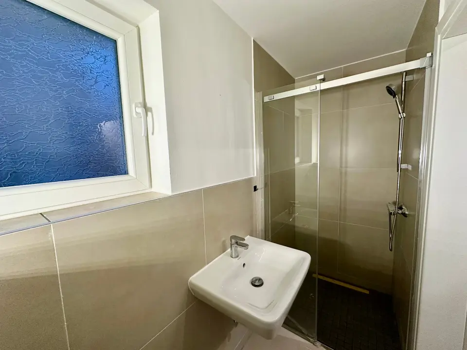 6 Zimmer Wohnung mit 160 m² in Herrenberg – Bild 2