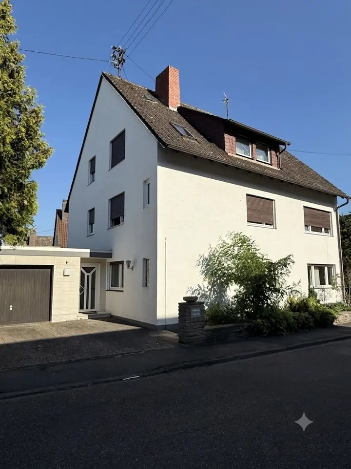 7 Zimmer Wohnung mit 180 m² in Kaiserslautern – Bild 1