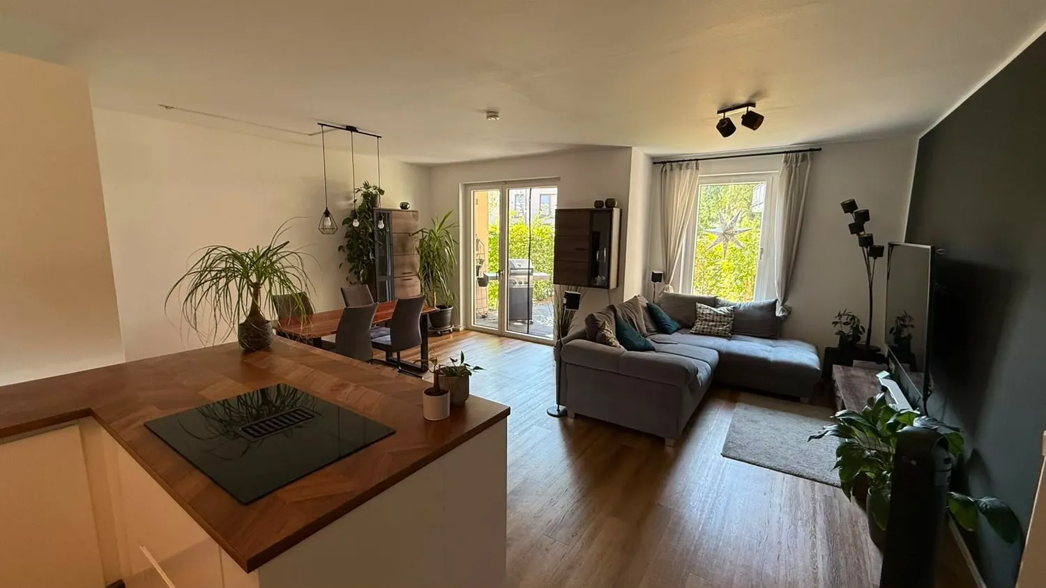 5 Zimmer Wohnung mit 129 m² in Köln – Bild 1