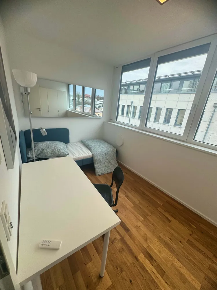 Shared room with 11 m² in Munich – Photo 2