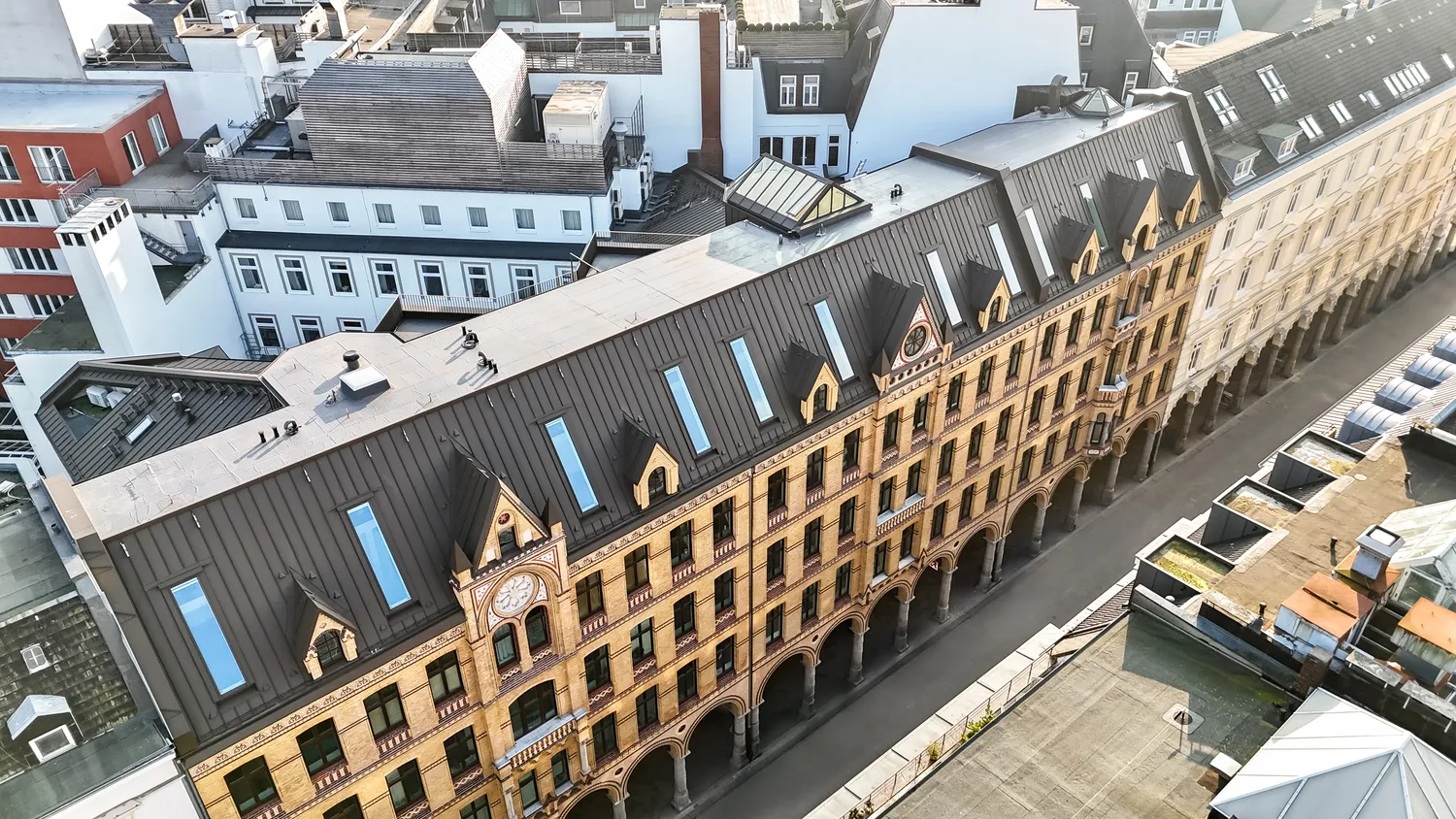 2 Zimmer Wohnung mit 152 m² in Hamburg – Bild 1