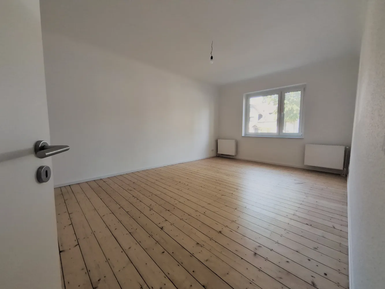 2 Zimmer Wohnung mit 79 m² in Düsseldorf – Bild 2