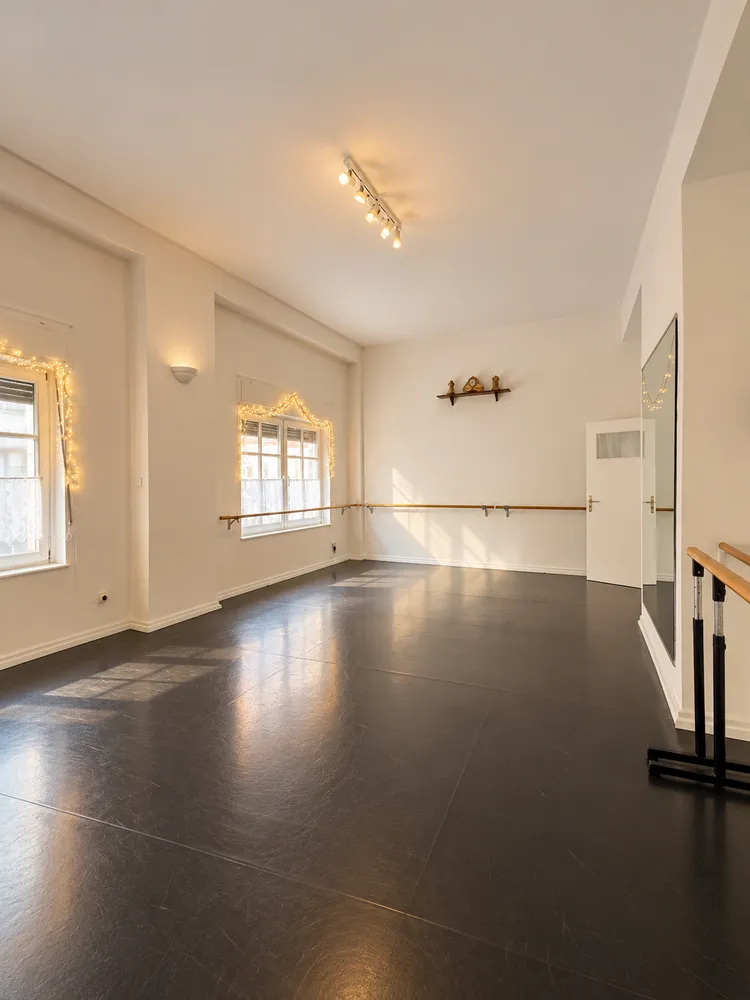 5 Zimmer Wohnung mit 200 m² in Wiesbaden – Bild 2