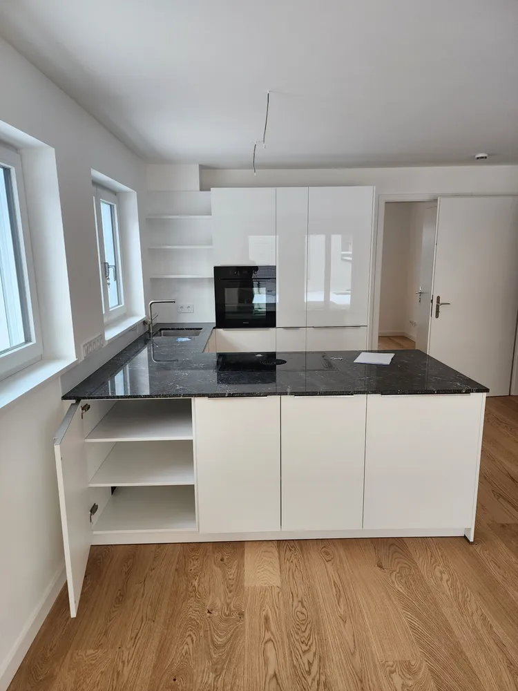 4 Zimmer Wohnung mit 120 m² in München – Bild 3