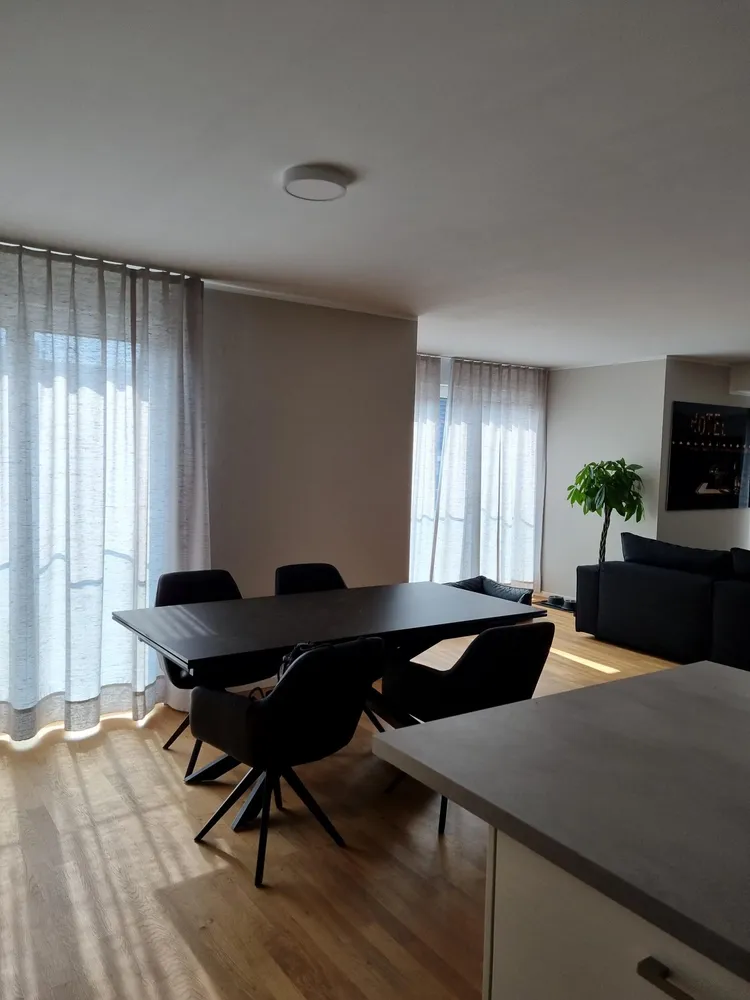 4 Zimmer Wohnung mit 130 m² in Düsseldorf – Bild 3