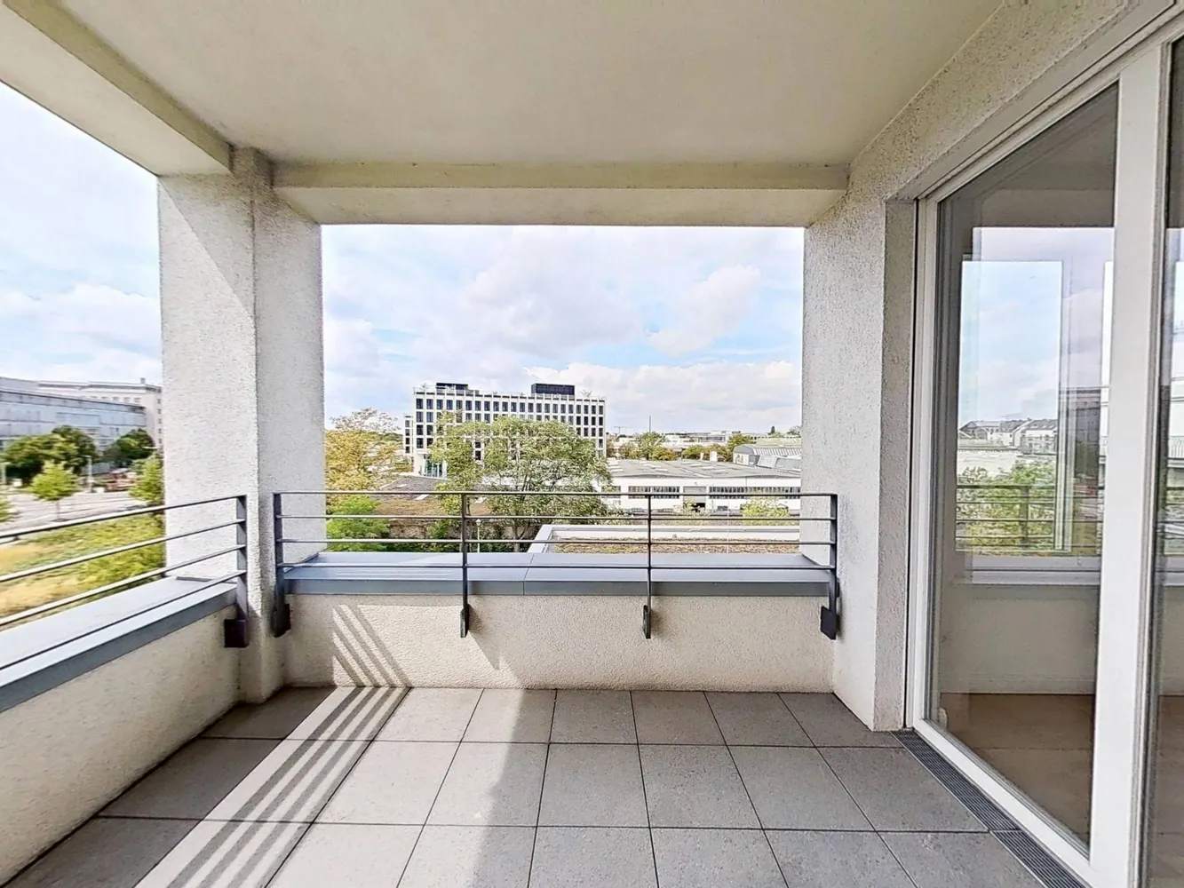 2 Zimmer Wohnung mit 66 m² in Düsseldorf – Bild 2