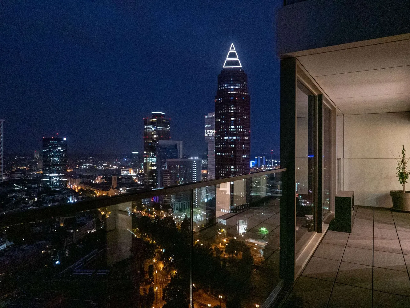 2 Zimmer Wohnung mit 96 m² in Frankfurt am Main – Bild 8