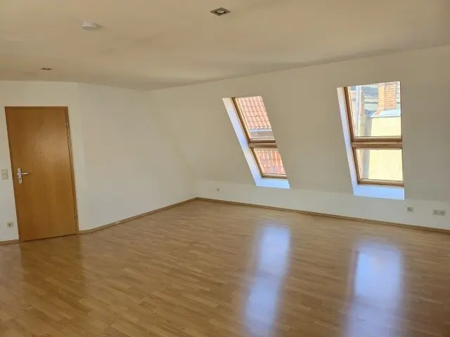 2 Zimmer Wohnung mit 68 m² in Altenburg – Bild 2