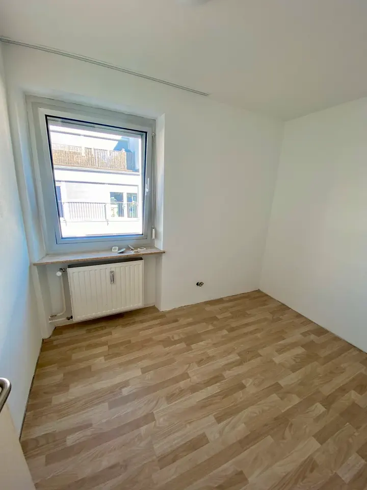 4 Zimmer Wohnung mit 100 m² in Regensburg – Bild 3
