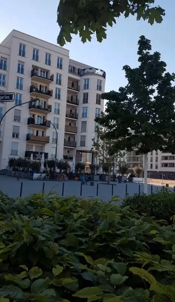 WG-Zimmer mit 95 m² in Frankfurt am Main – Bild 2