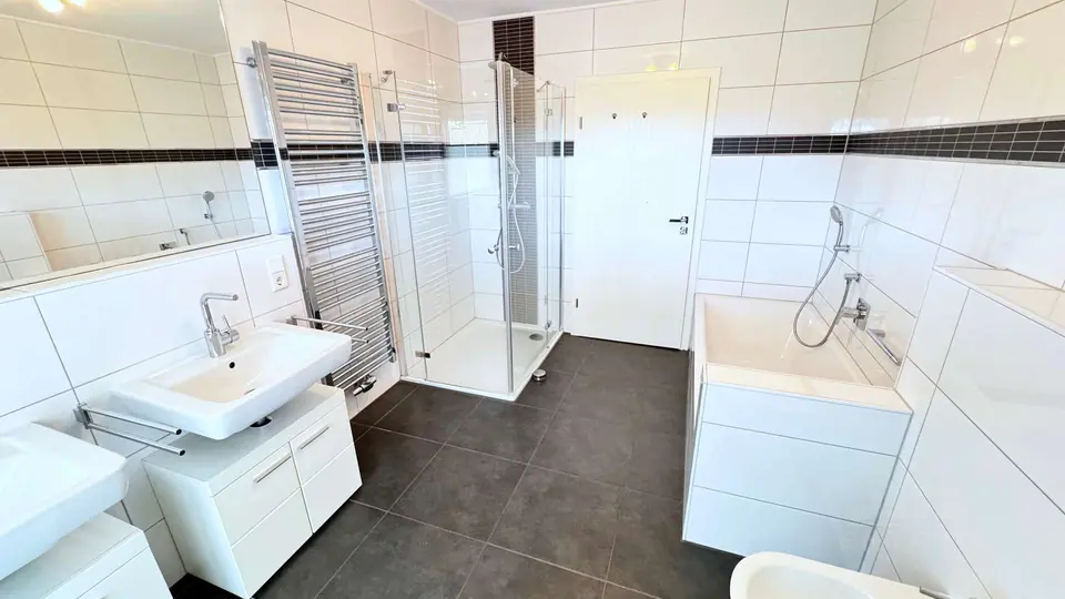 2 Zimmer Wohnung mit 82 m² in Wilhelmshaven – Bild 8