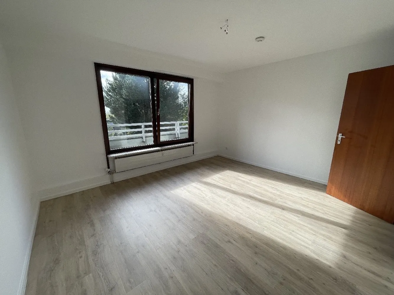 3 Zimmer Wohnung mit 100 m² in Erkrath – Bild 2