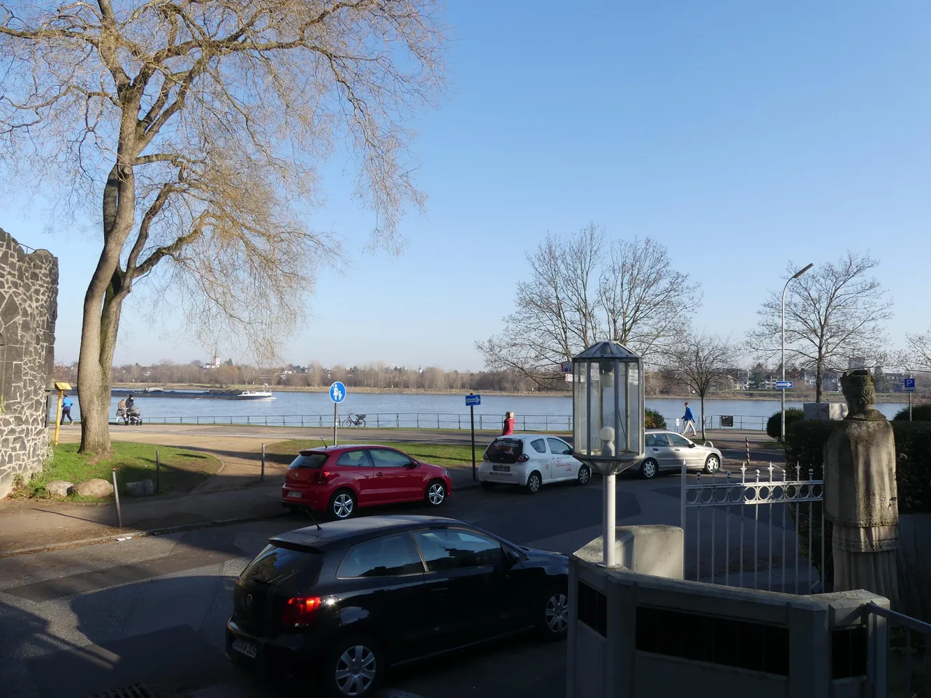 1 room apartment with 30 m² in Bonn – Photo 3