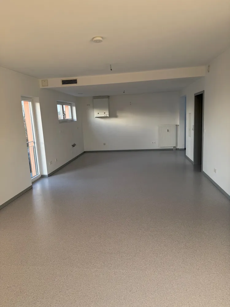 2 Zimmer Wohnung mit 69 m² in Weiden in der Oberpfalz – Bild 1