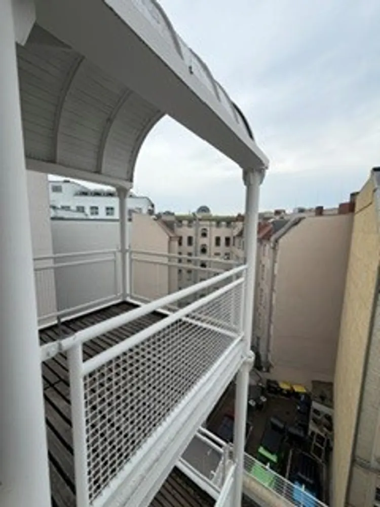 3 Zimmer Wohnung mit 104 m² in Berlin – Bild 4