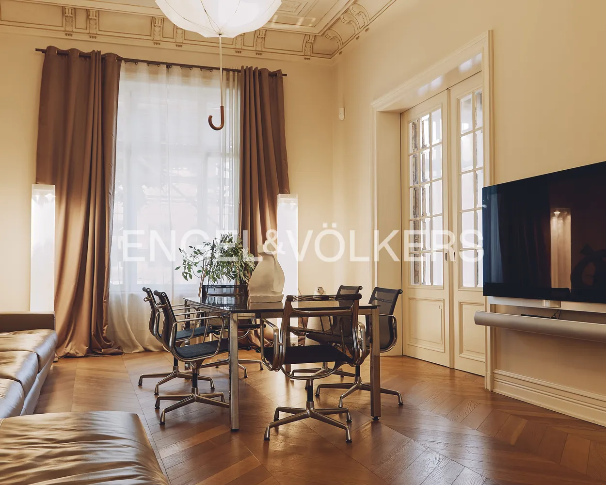 2 Zimmer Wohnung mit 225 m² in Frankfurt am Main – Bild 6
