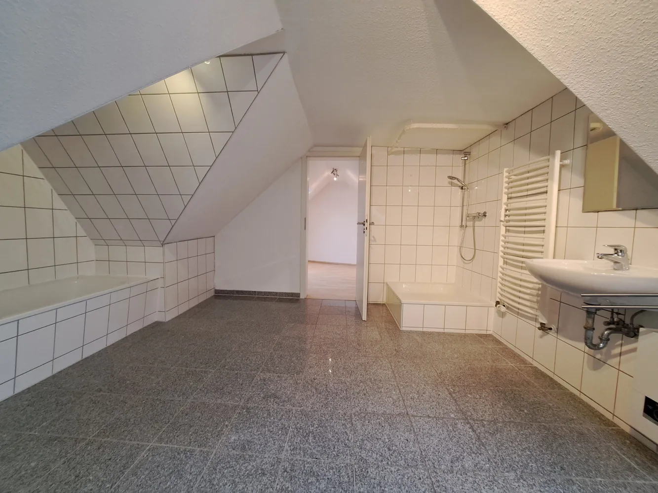 2 Zimmer Wohnung mit 75 m² in Hannover – Bild 11