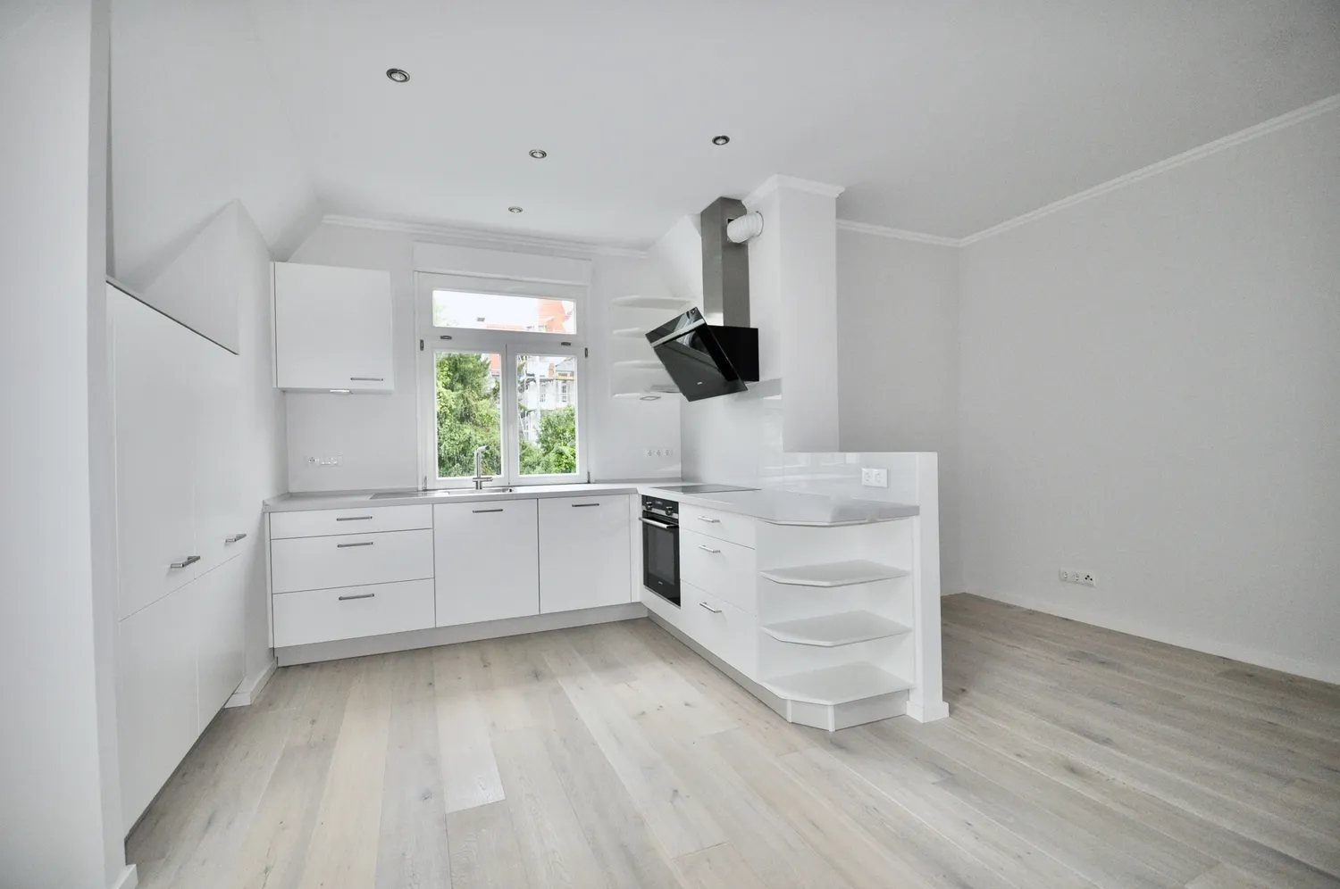 3 Zimmer Wohnung mit 76 m² in Wiesbaden – Bild 2