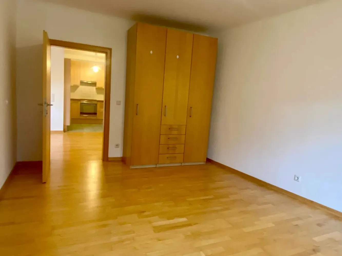 2 Zimmer Wohnung mit 74 m² in Frankfurt am Main – Bild 4