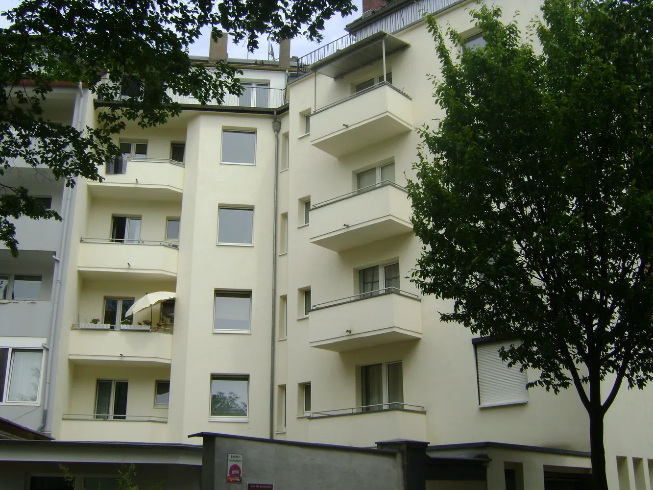 2 Zimmer Haus mit 37 m² in Düsseldorf – Bild 2