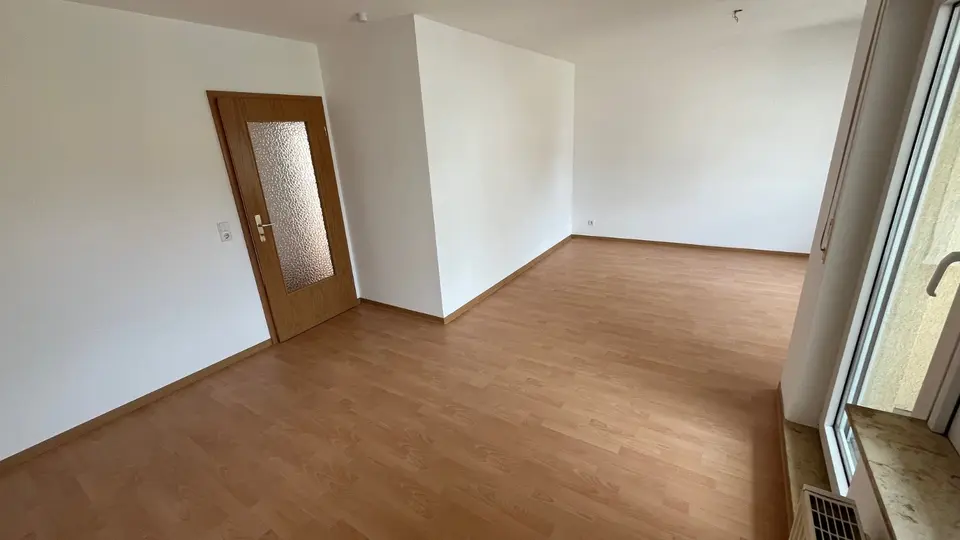 2 Zimmer Wohnung mit 60 m² in Werdau – Bild 2