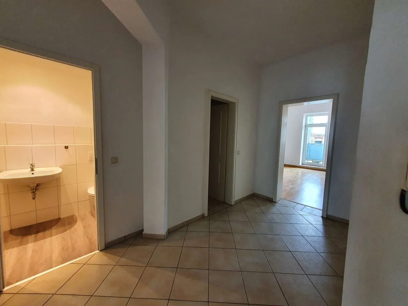 2 Zimmer Wohnung mit 67 m² in Plauen – Bild 7