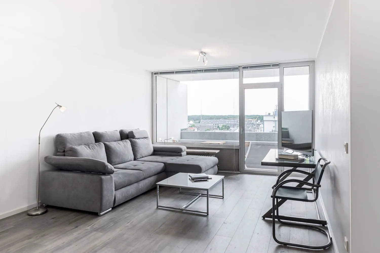 2 room apartment with 70 m² in Cologne – Photo 1
