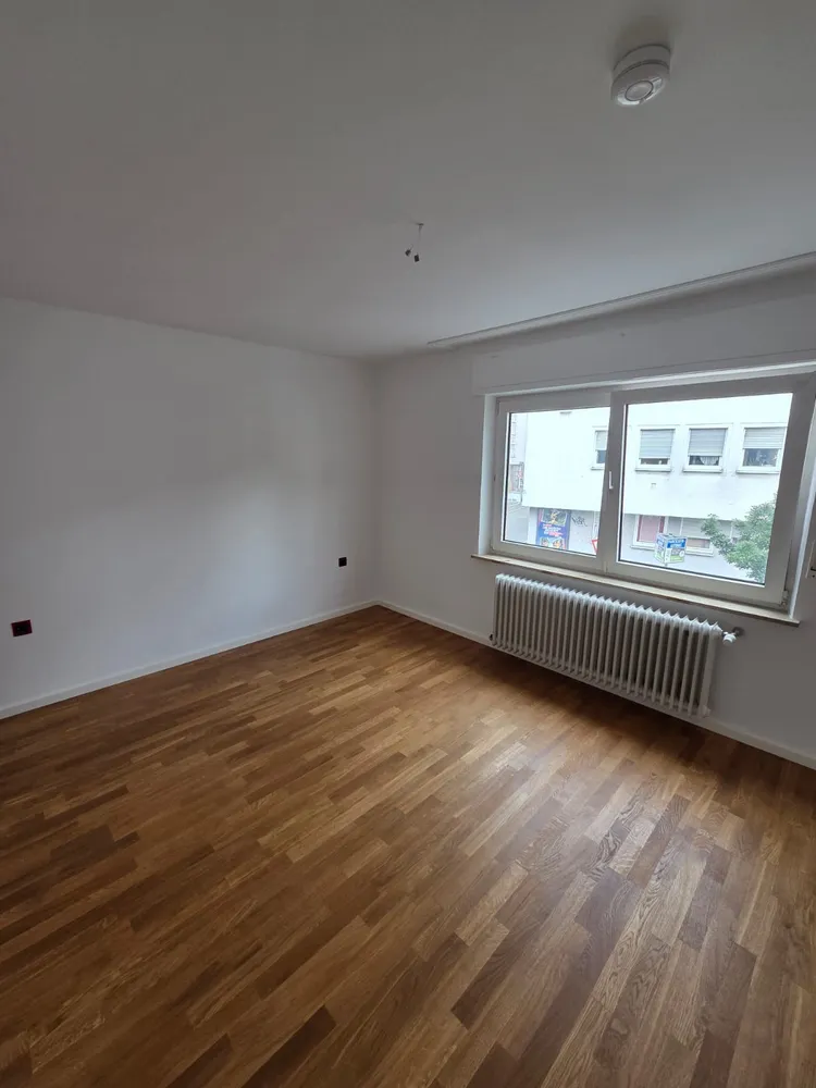 6 Zimmer Wohnung mit 110 m² in Nürnberg – Bild 2